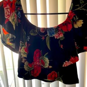 2 piece floral crop top and pants set size Large brand new